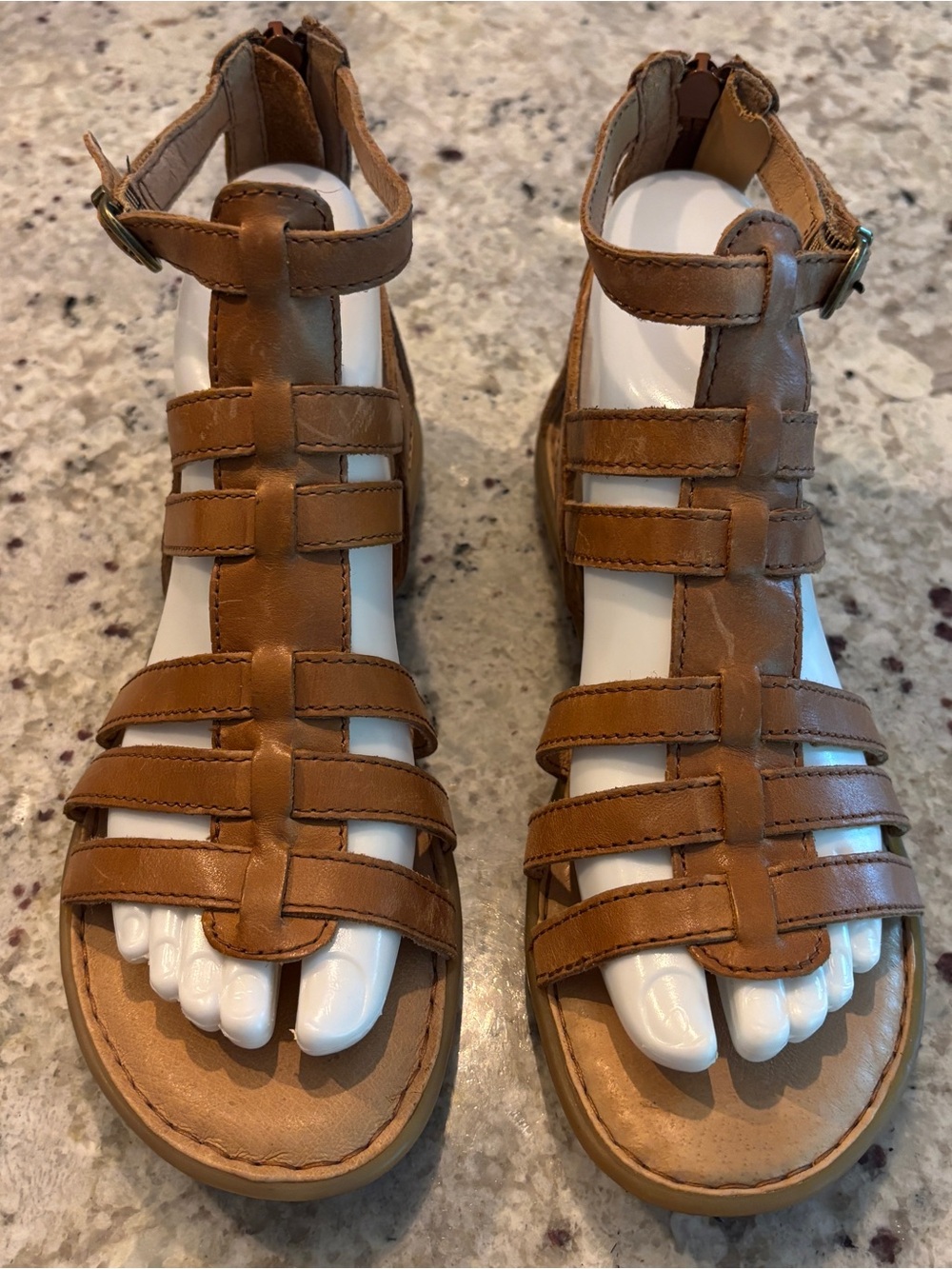 Born Tripoli Strappy Leather Gladiator Sandals Brown SZ. 7M Zips & Buckles
